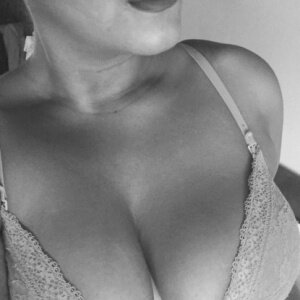 Callgirl Hayat bietet Escort Service Köln